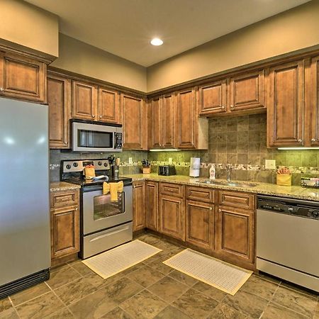 Inviting Branson Condo With Outdoor Dining Area Eksteriør bilde